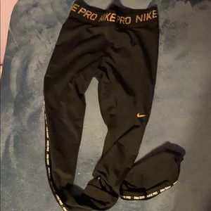 WOMENS SMALL NIKE LEGGINGS